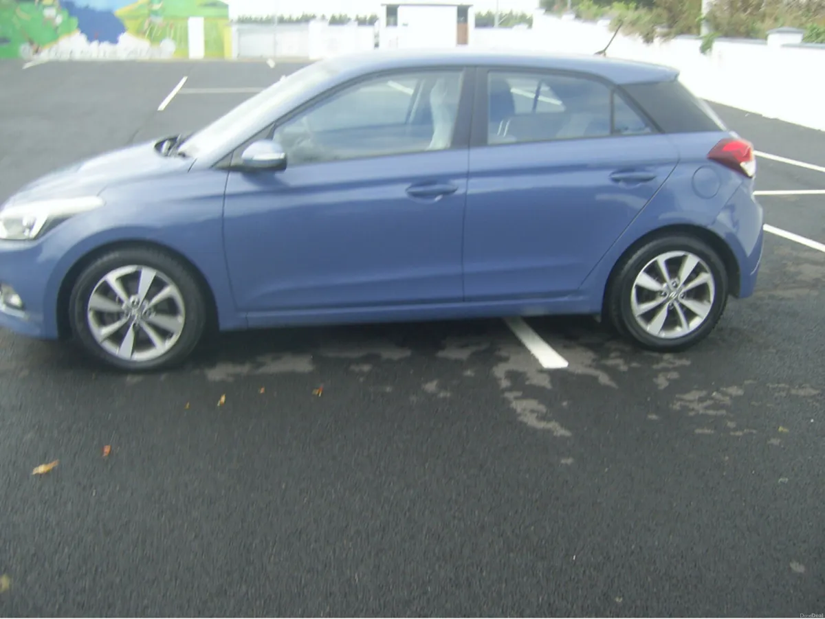 Hyundai i20 1.1 DELUXE 5DR DIESEL - Image 2