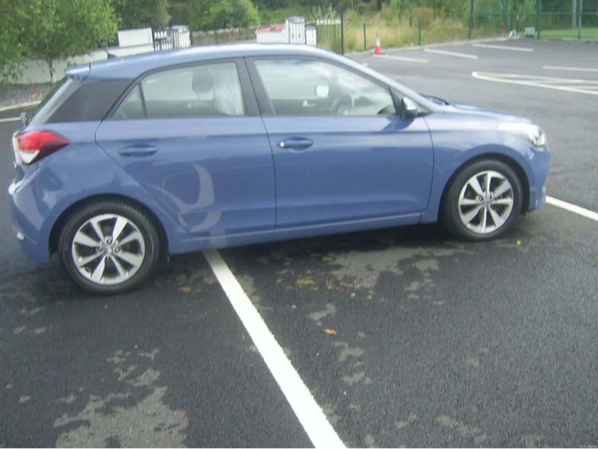 Hyundai i20 1.1 DELUXE 5DR DIESEL - Image 4