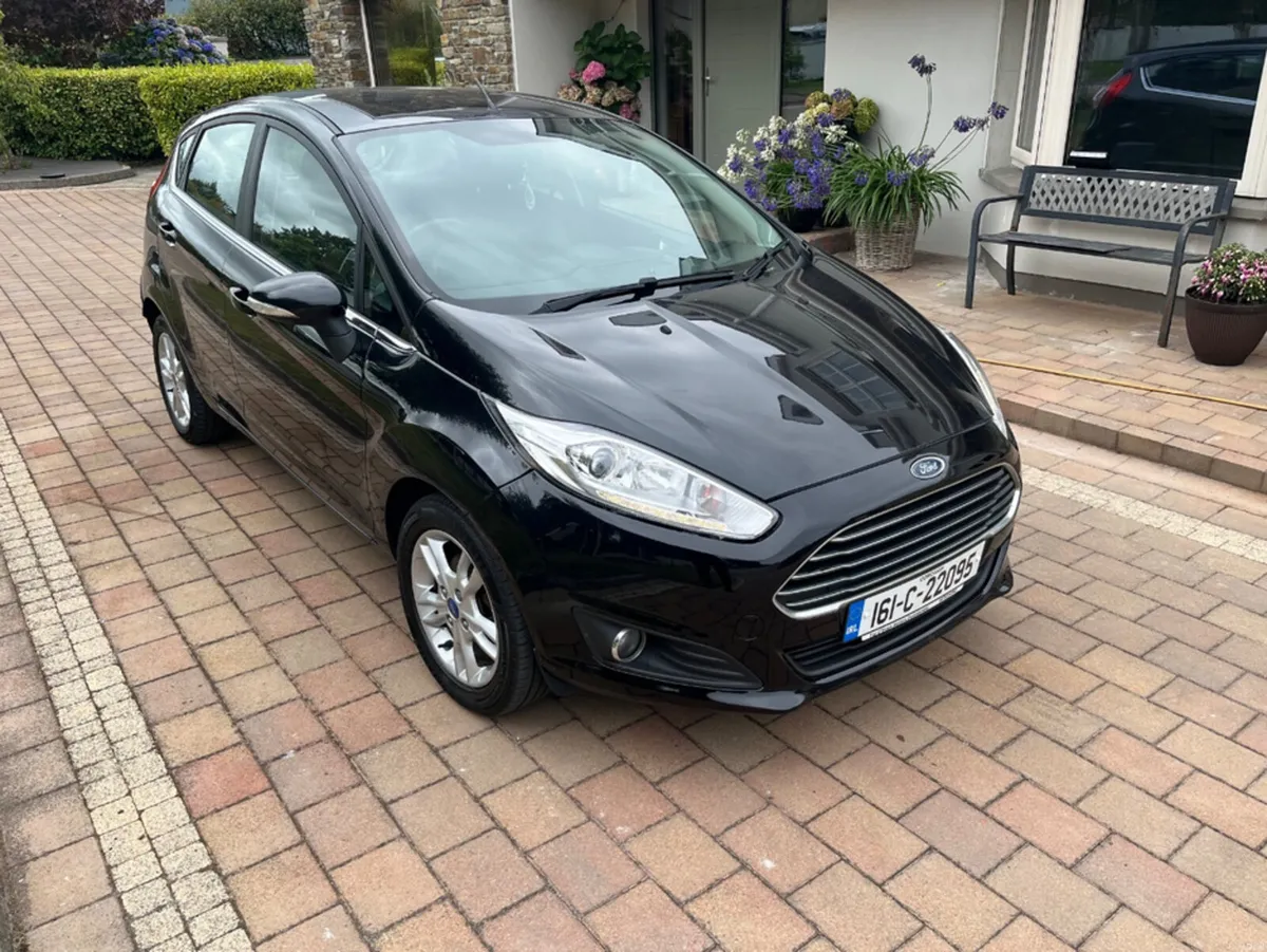 Ford Fiesta 1.25 ZETEC 82PS 5DR ARGENTO - Image 1