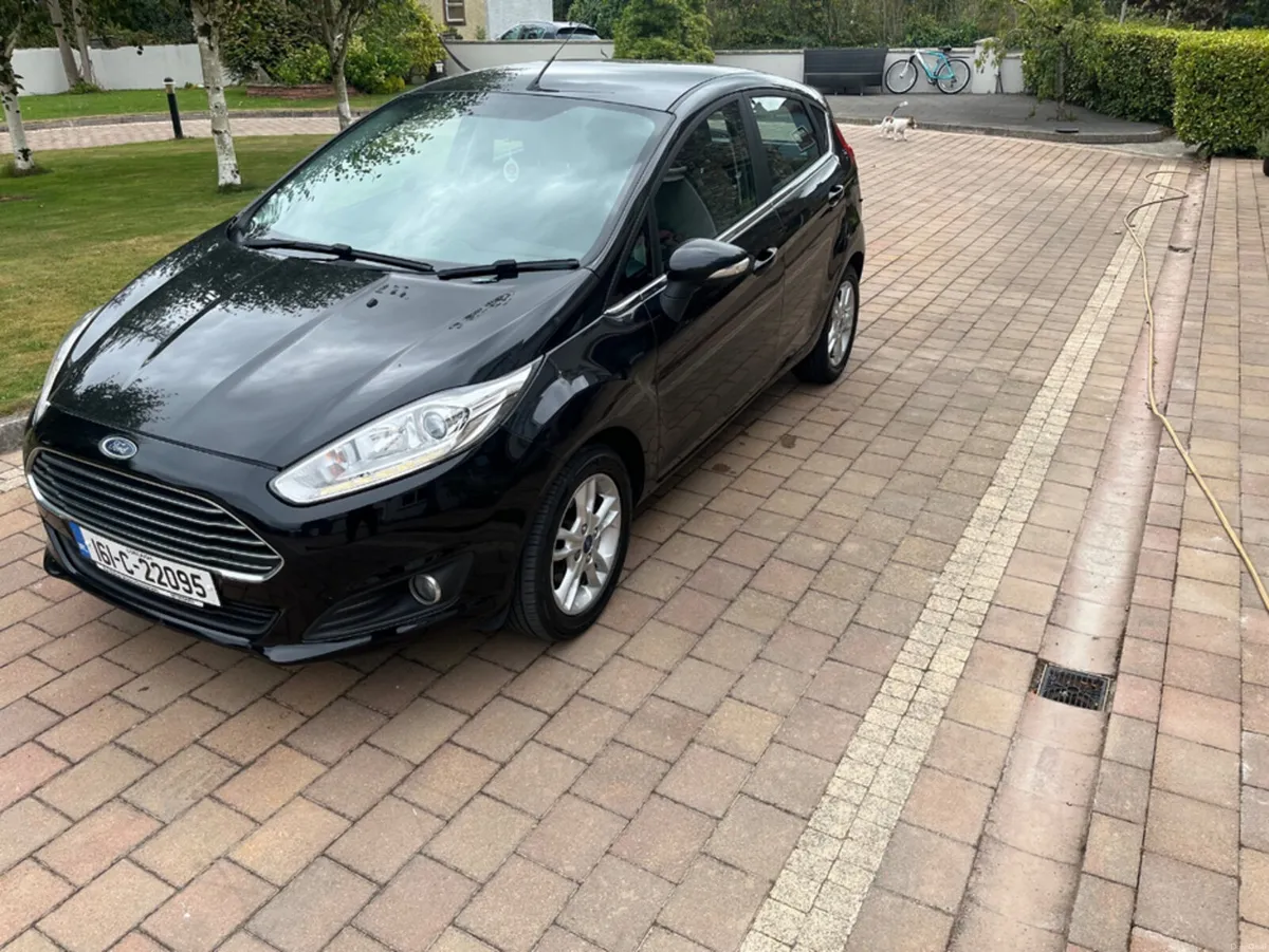 Ford Fiesta 1.25 ZETEC 82PS 5DR ARGENTO - Image 4