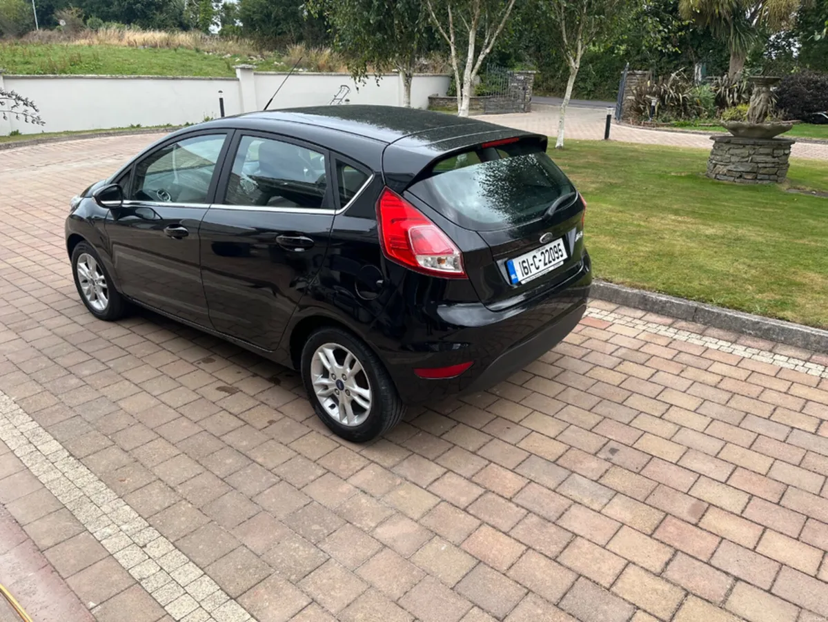 Ford Fiesta 1.25 ZETEC 82PS 5DR ARGENTO - Image 6