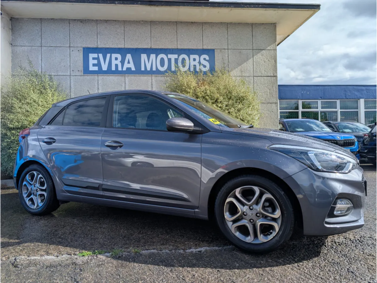 Hyundai i20 ACTIVE DELUXE PLUS MANUAL 1.25 PETROL - Image 3