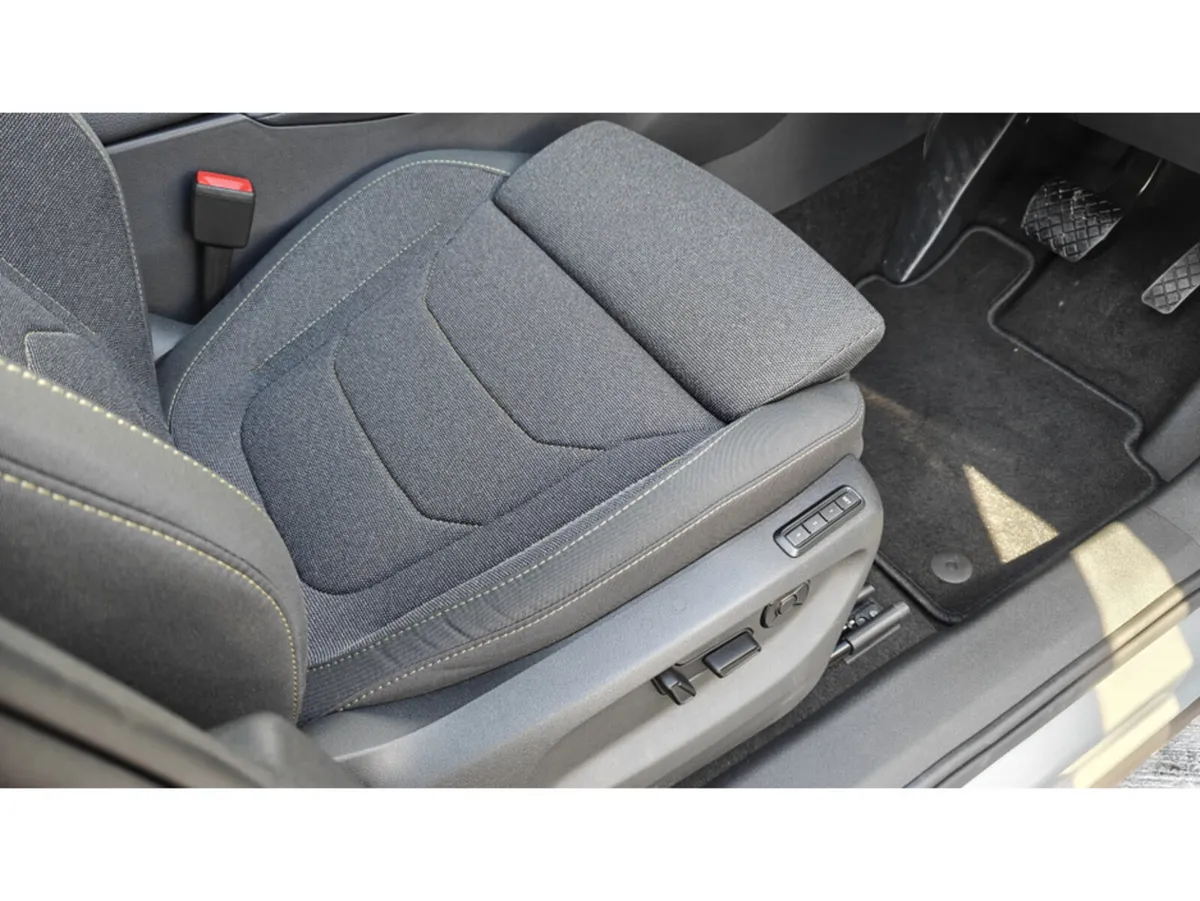 Skoda Kodiaq DSG - SUNSET GLASS - RACE BLUE - Image 5