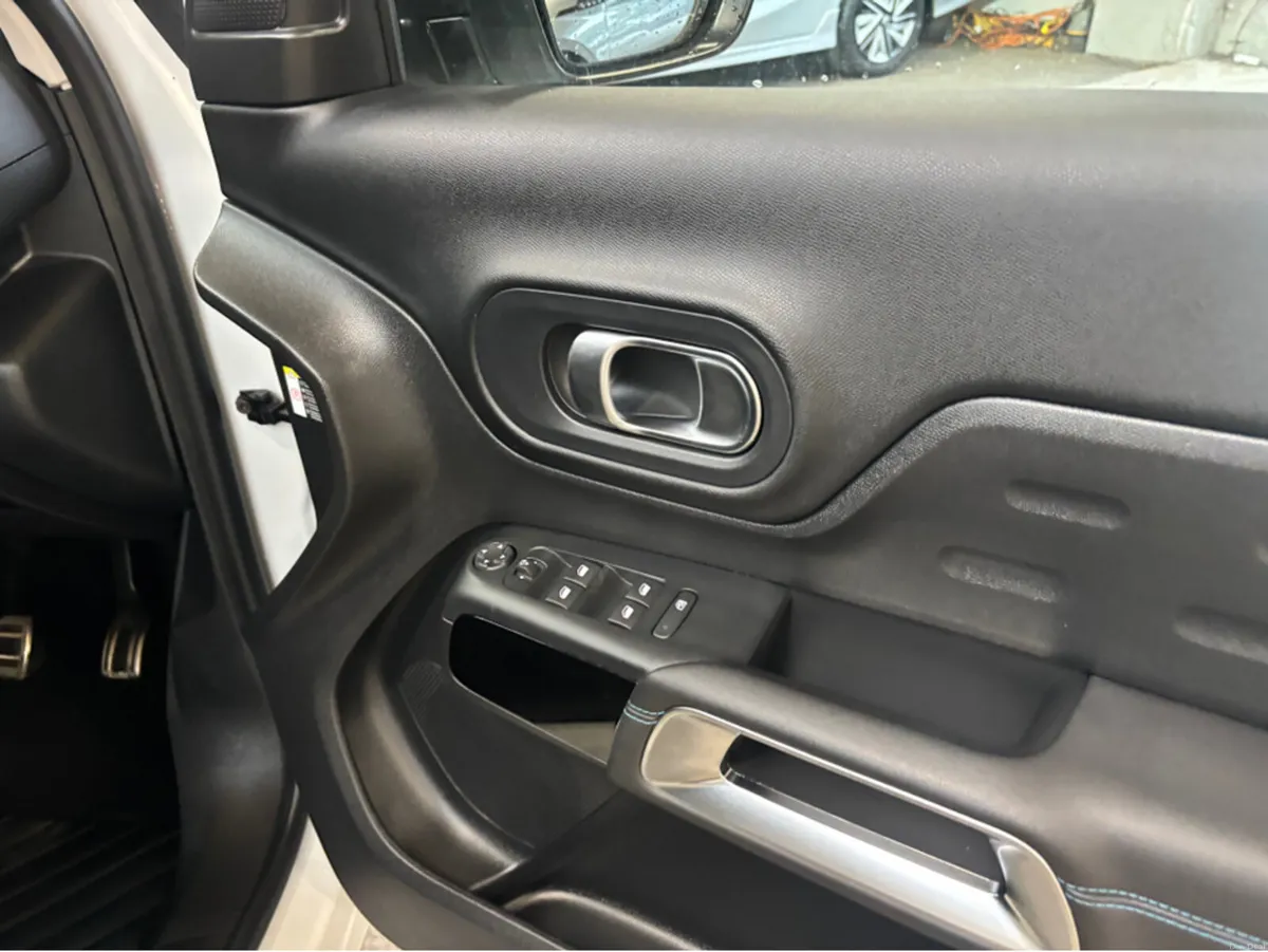 Citroen C5 Aircross FEEL PACK BLUEHDI 130 MY52 4DR - Image 4