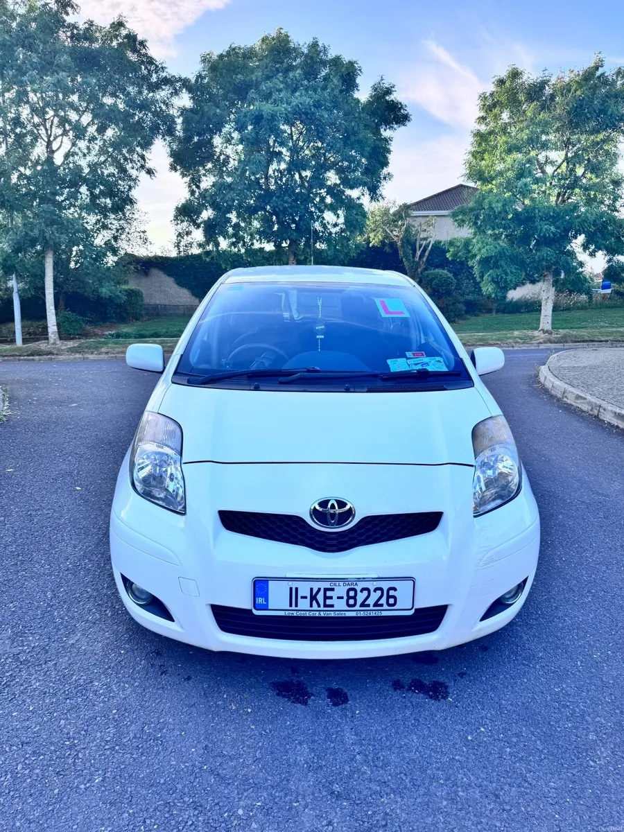 Toyota Yaris 2011 - Image 3
