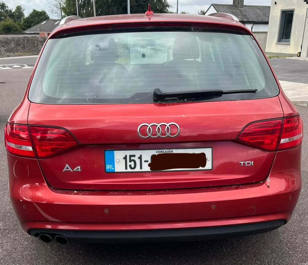 Audi A4 2015-Estate-Diesel - Image 2