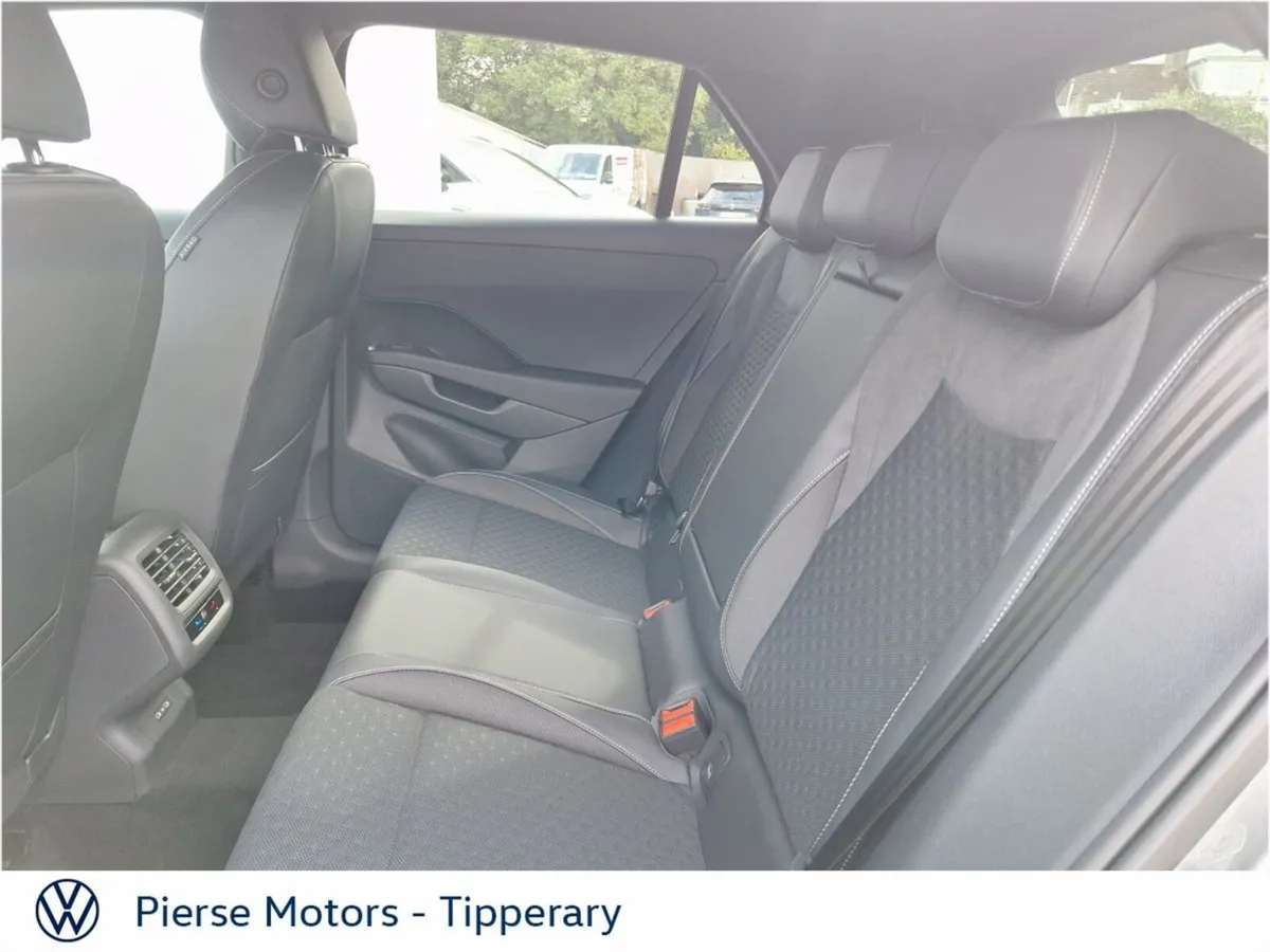 Volkswagen T-Roc R-LINE 1.5TSI 150HP MHEV - Image 6