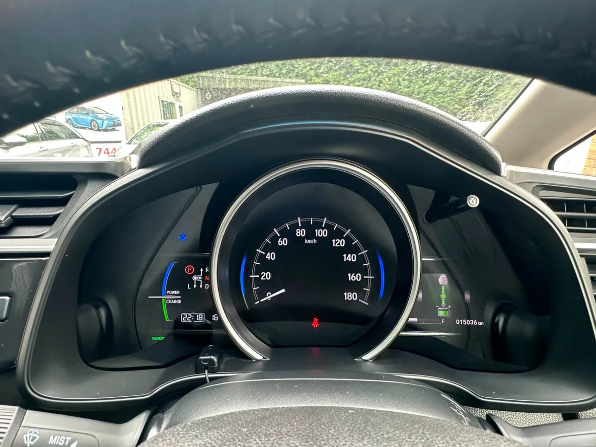 HONDA FIT 2018 15K KM LEATHER TOPSPECS - Image 6