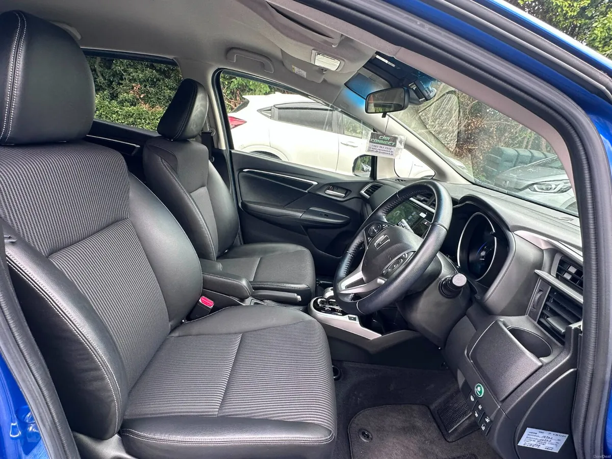 HONDA FIT 2018 15K KM LEATHER TOPSPECS - Image 5