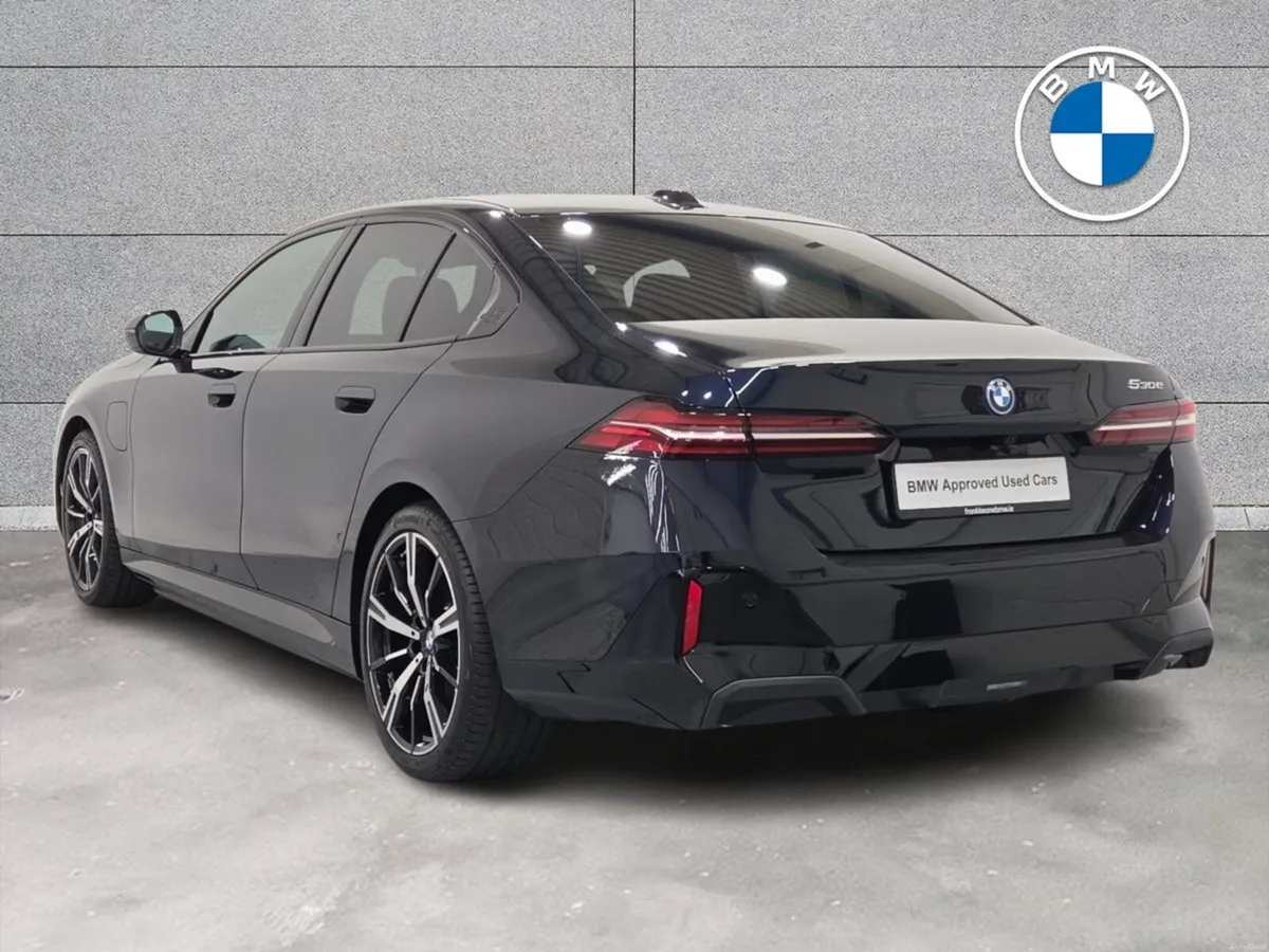 BMW 5-Series 530e - Image 2