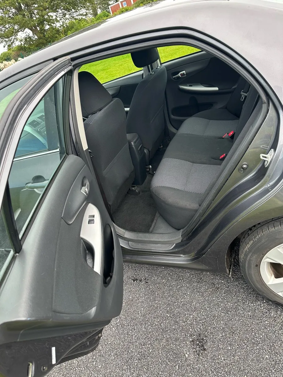Toyota Corolla 2011 - Image 4