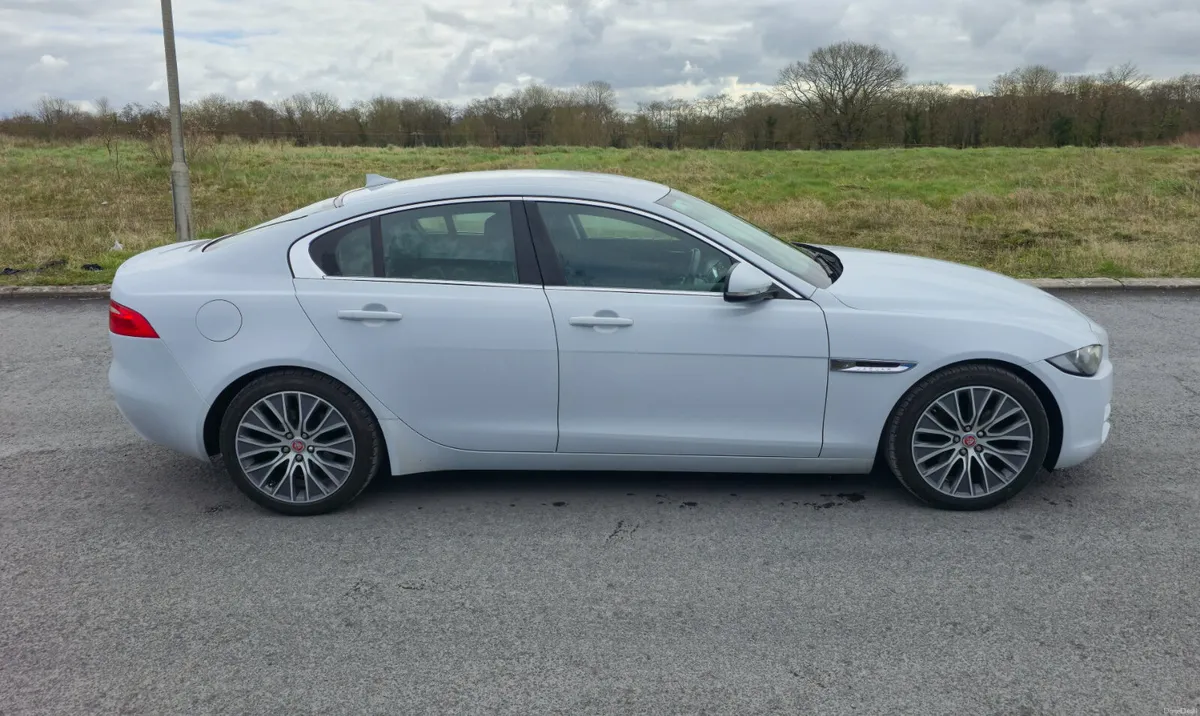 2016 Jaguar XE Prestige 2.0d 163hp Manual - Image 3