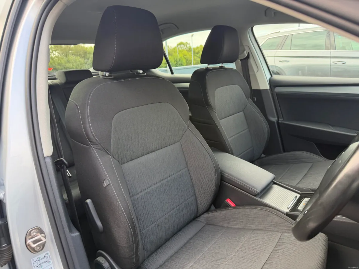 Skoda Superb Ambition 1.6tdi 120BHP * HEATED SEATS - Image 6