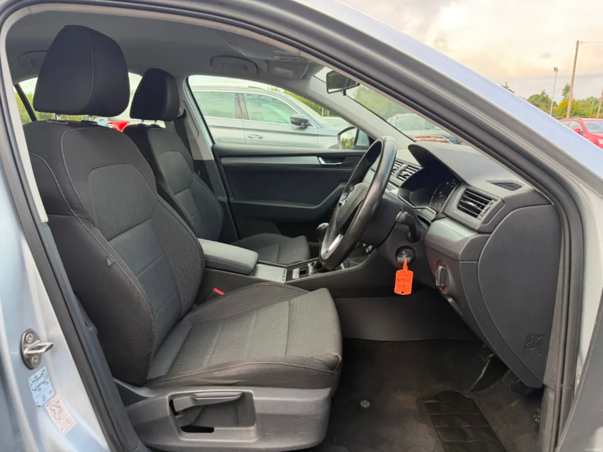 Skoda Superb Ambition 1.6tdi 120BHP * HEATED SEATS - Image 5