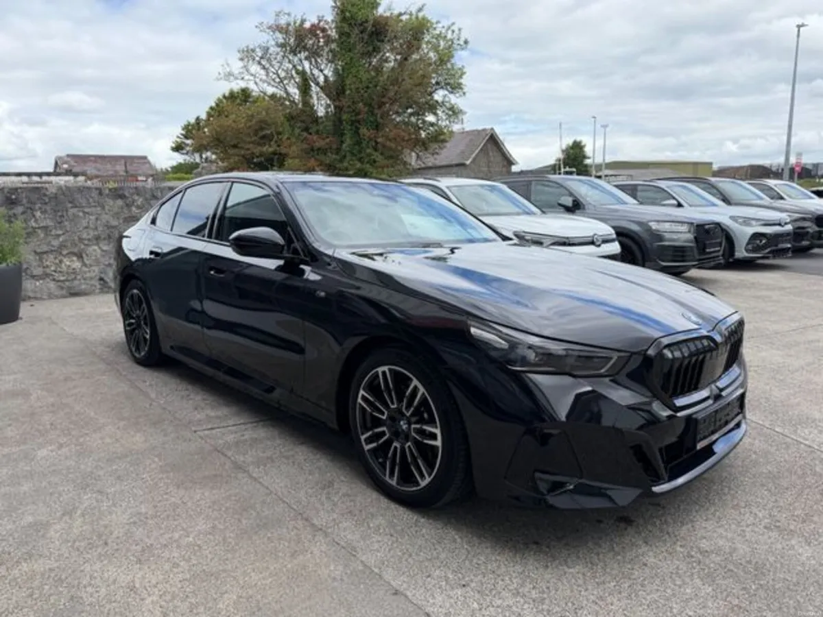 BMW 5-Series M SPORT AUTO PRO COMFORT PLUS - Image 5