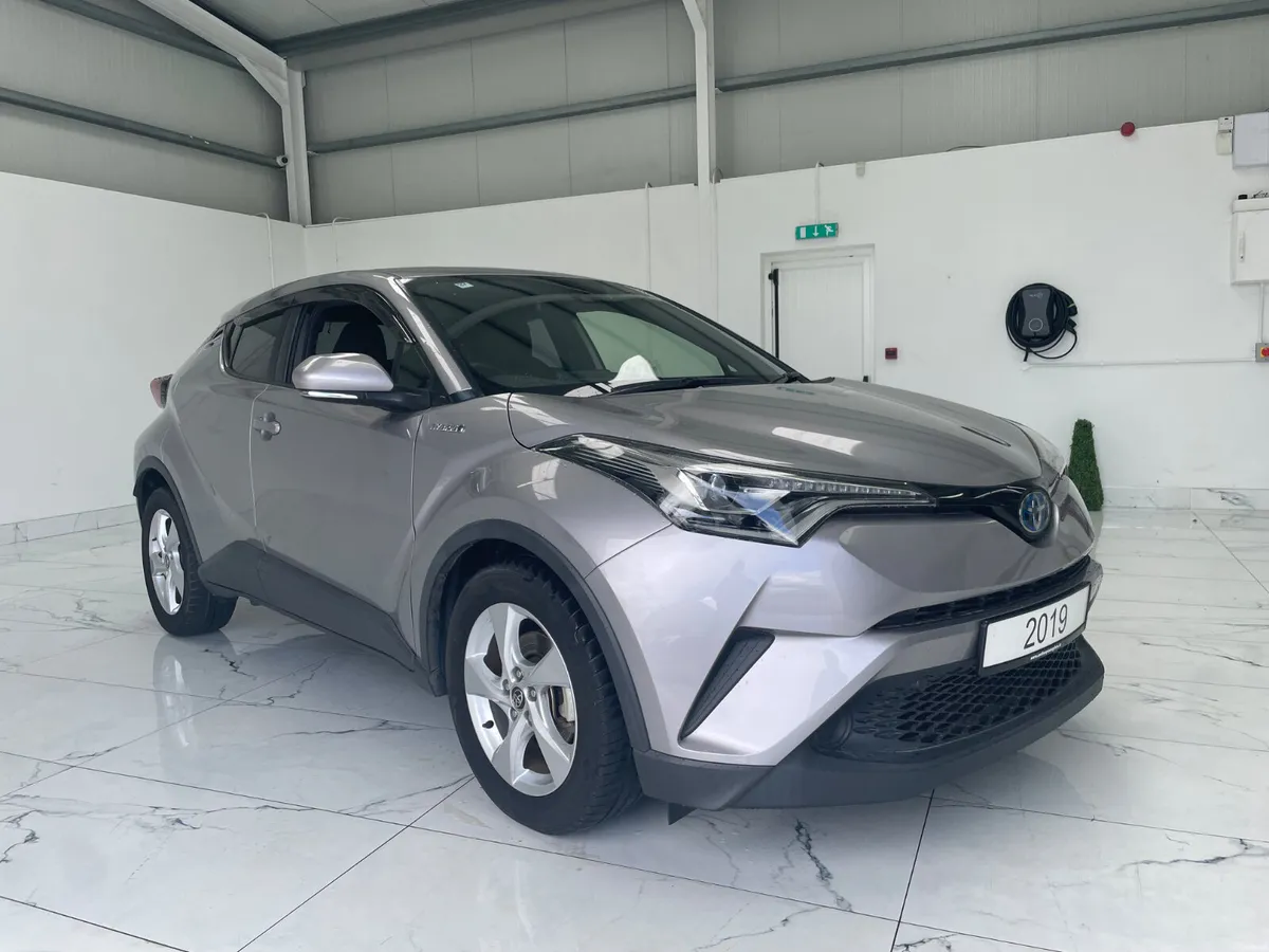 2019 Toyota C-HR auto 1.8 - Image 2