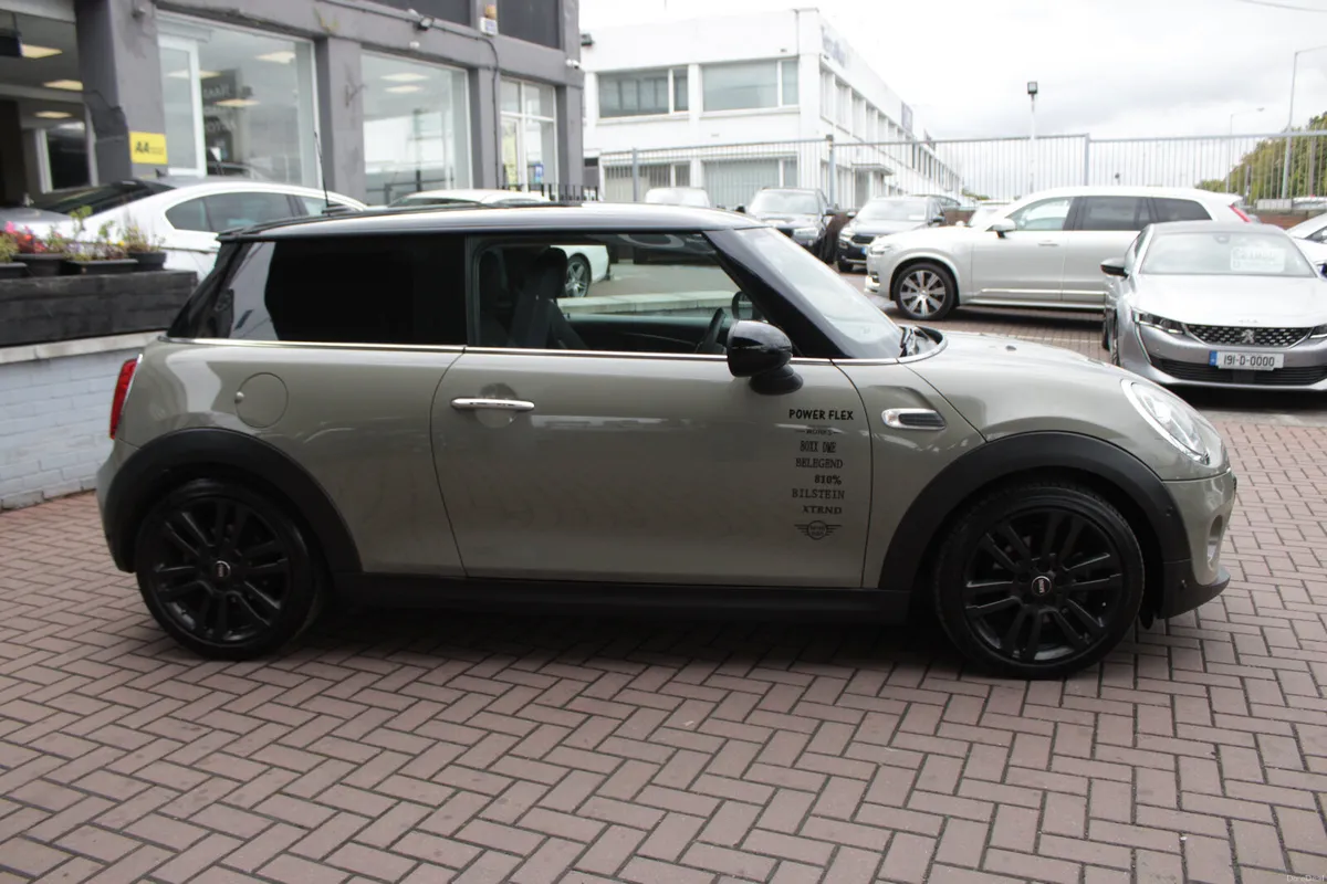 1.5D COOPER BLACK EDITION 3DR HATCHBACK AUTO // FU - Image 3