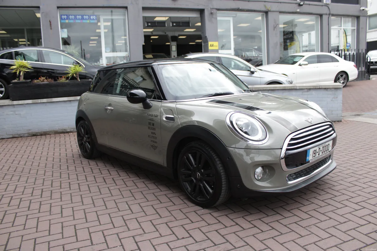 1.5D COOPER BLACK EDITION 3DR HATCHBACK AUTO // FU - Image 1
