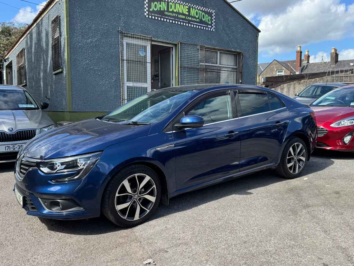 Renault Megane low mileage high spec - Image 5