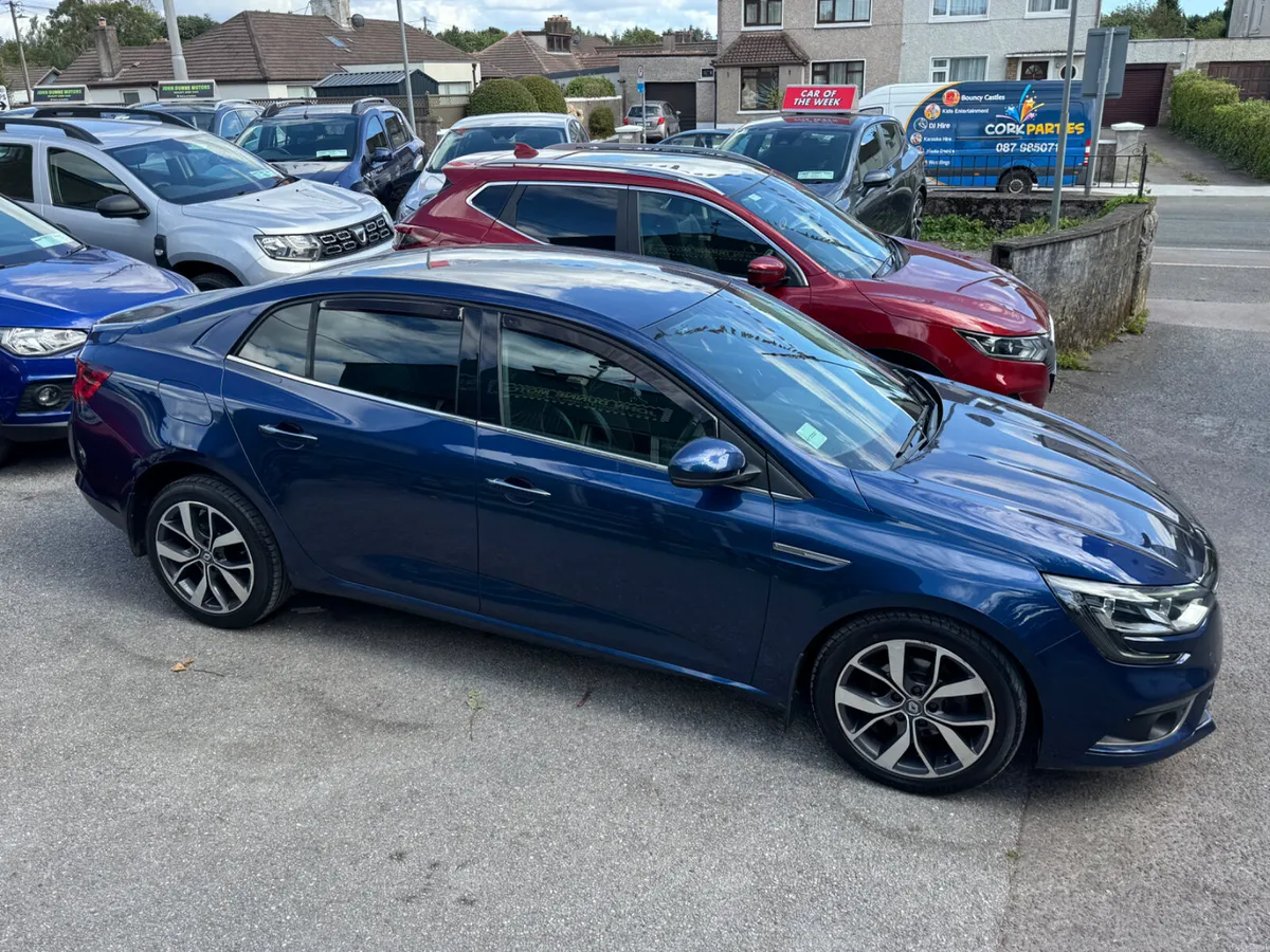 Renault Megane low mileage high spec - Image 2