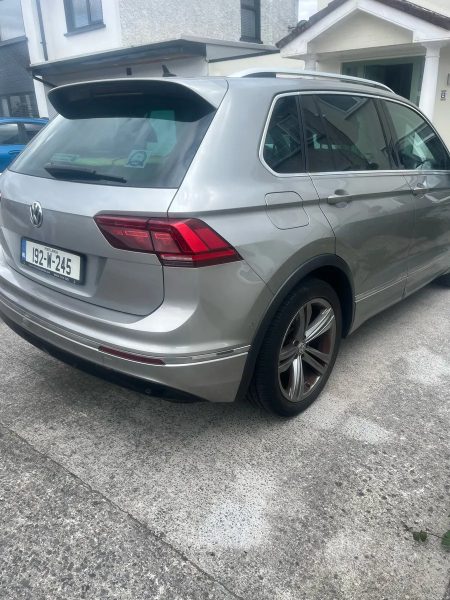 VW Tiguan R Line 2.0L Diesel *sunroof & high spec* - Image 4