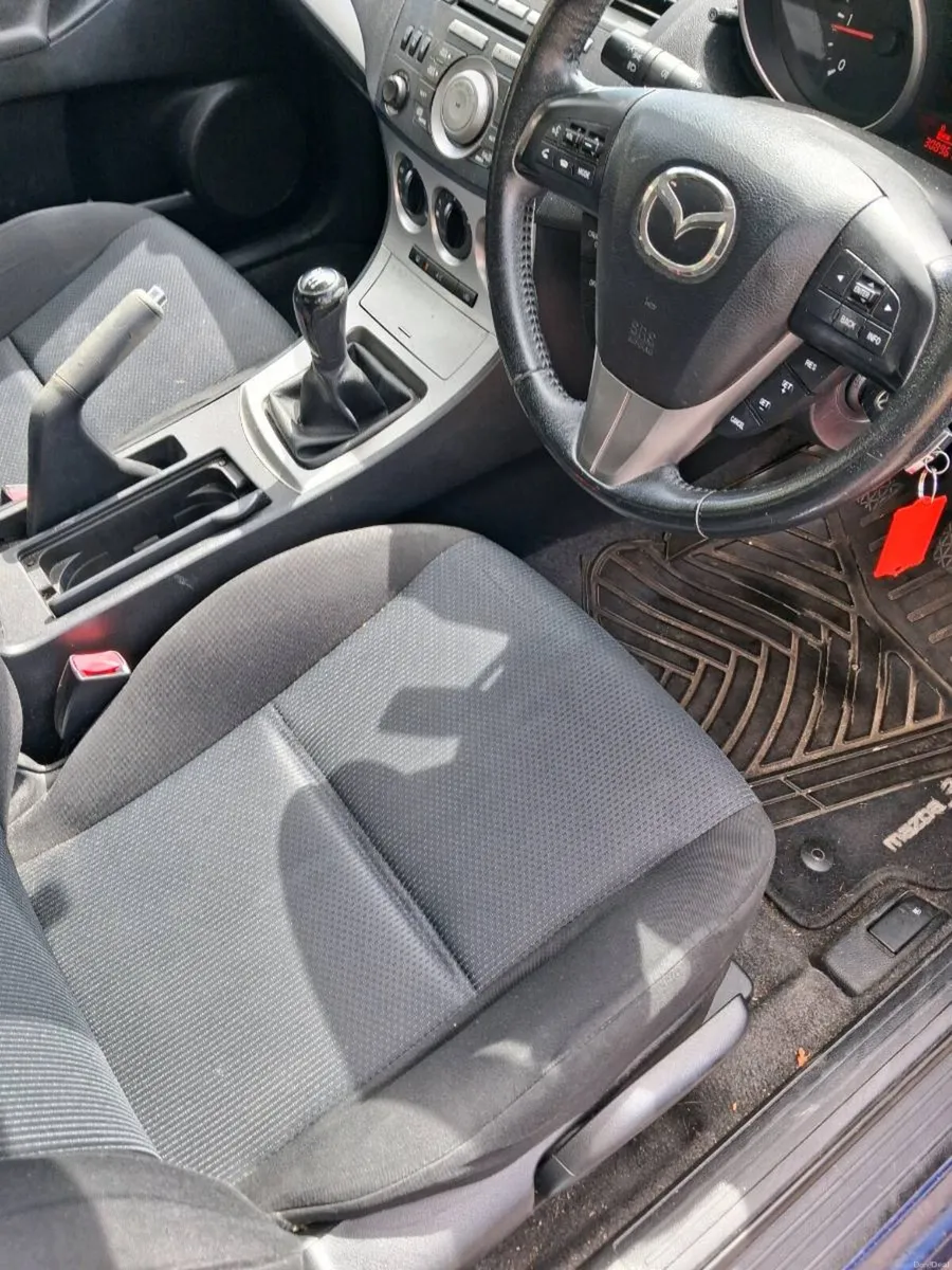 2011 Mazda 3.  1.6D Sport - Image 6