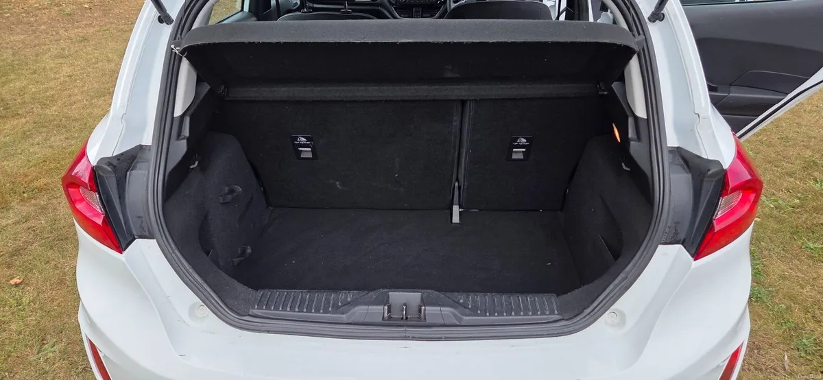 Ford Fiesta 2018 New model white - Image 6