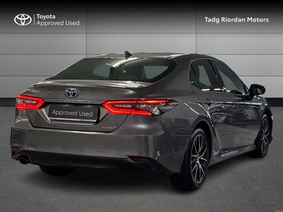 Toyota Camry PLATINUM EDITION - Image 2