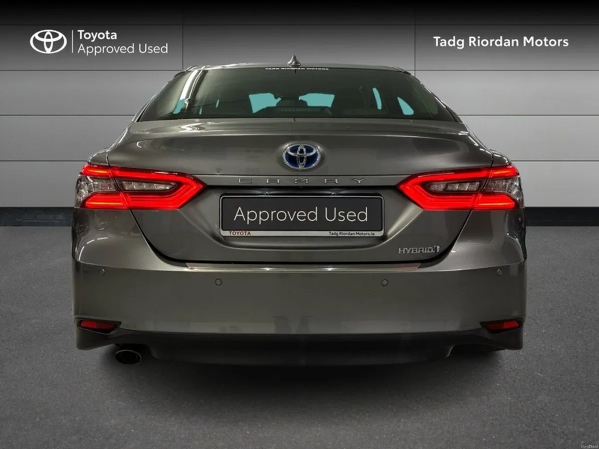 Toyota Camry PLATINUM EDITION - Image 4