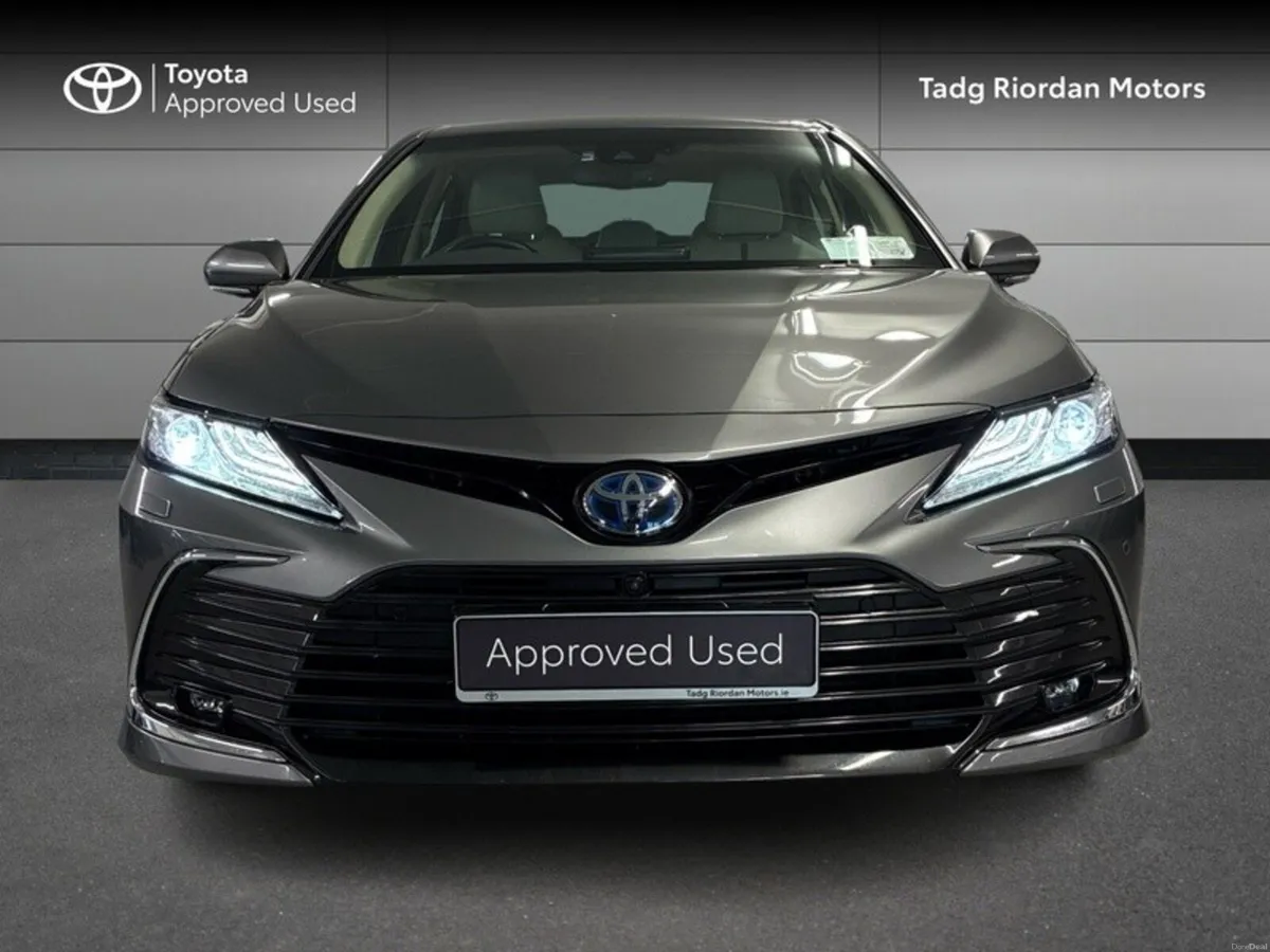 Toyota Camry PLATINUM EDITION - Image 5