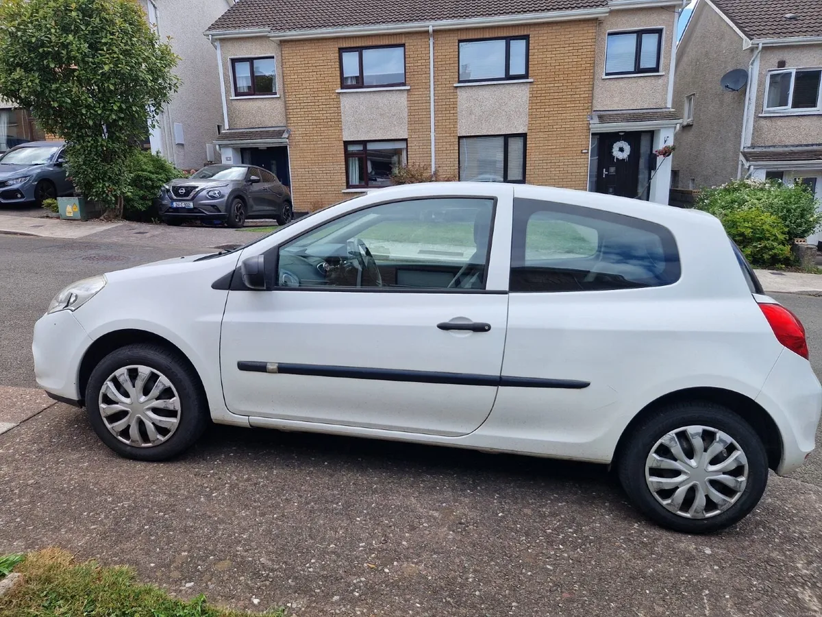 Renault Clio 2012 Fresh NCT and Taxed - Image 3