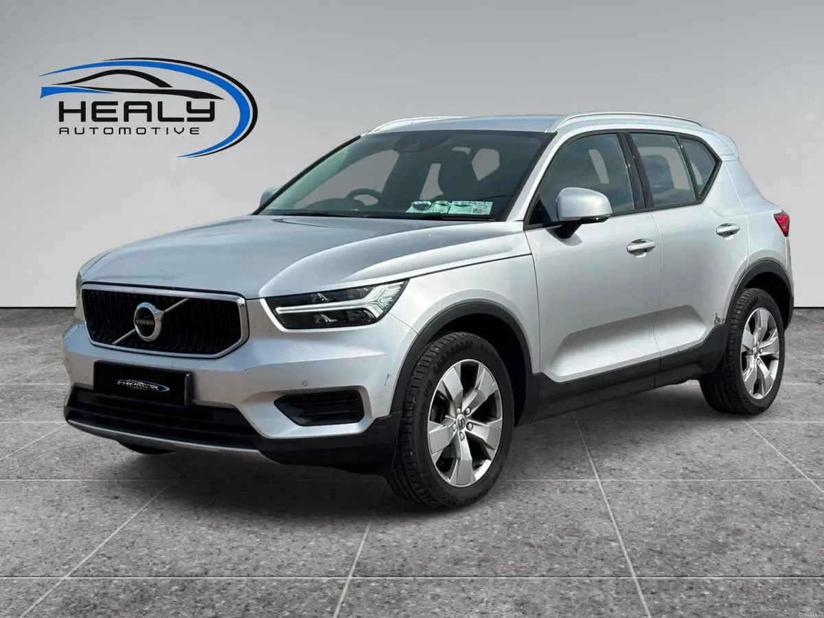VOLVO XC40 T3 MOMENTUM - Image 1