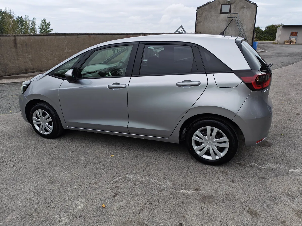 HONDA FIT/221/HYBRID/AUTO/ANDROID RADIO/R.CAMERA - Image 4