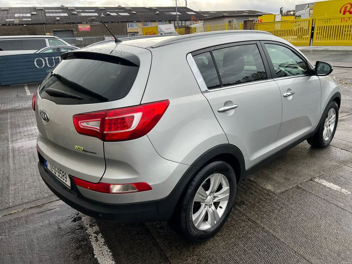 Kia Sportage 1.7 CRDI Top Spec Glass roof - Image 2