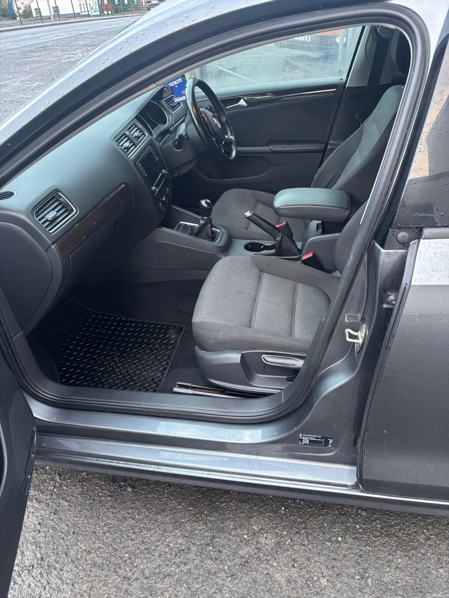 Volkswagen Jetta 2016 - Image 6