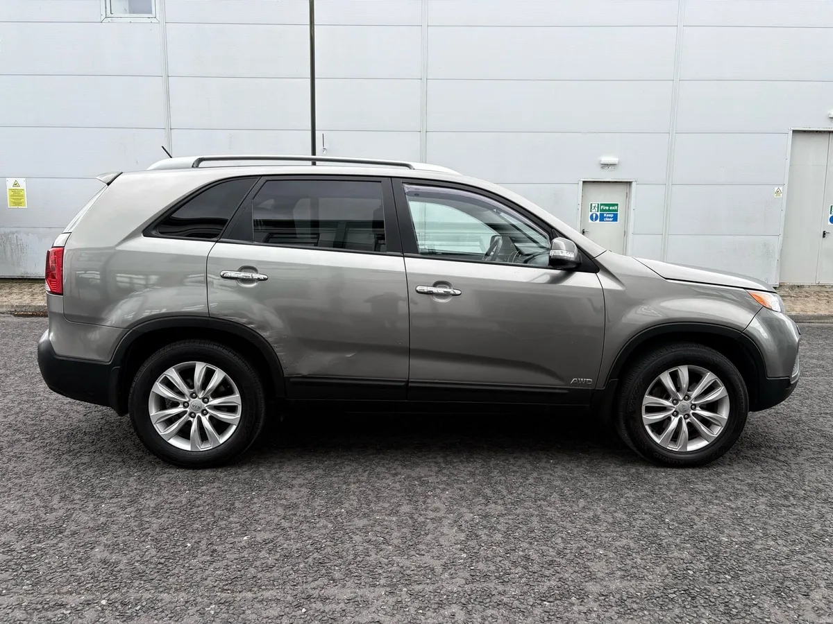 2011 Kia Sorento 2.2 Diesel Left Hand Drive LHD - Image 2