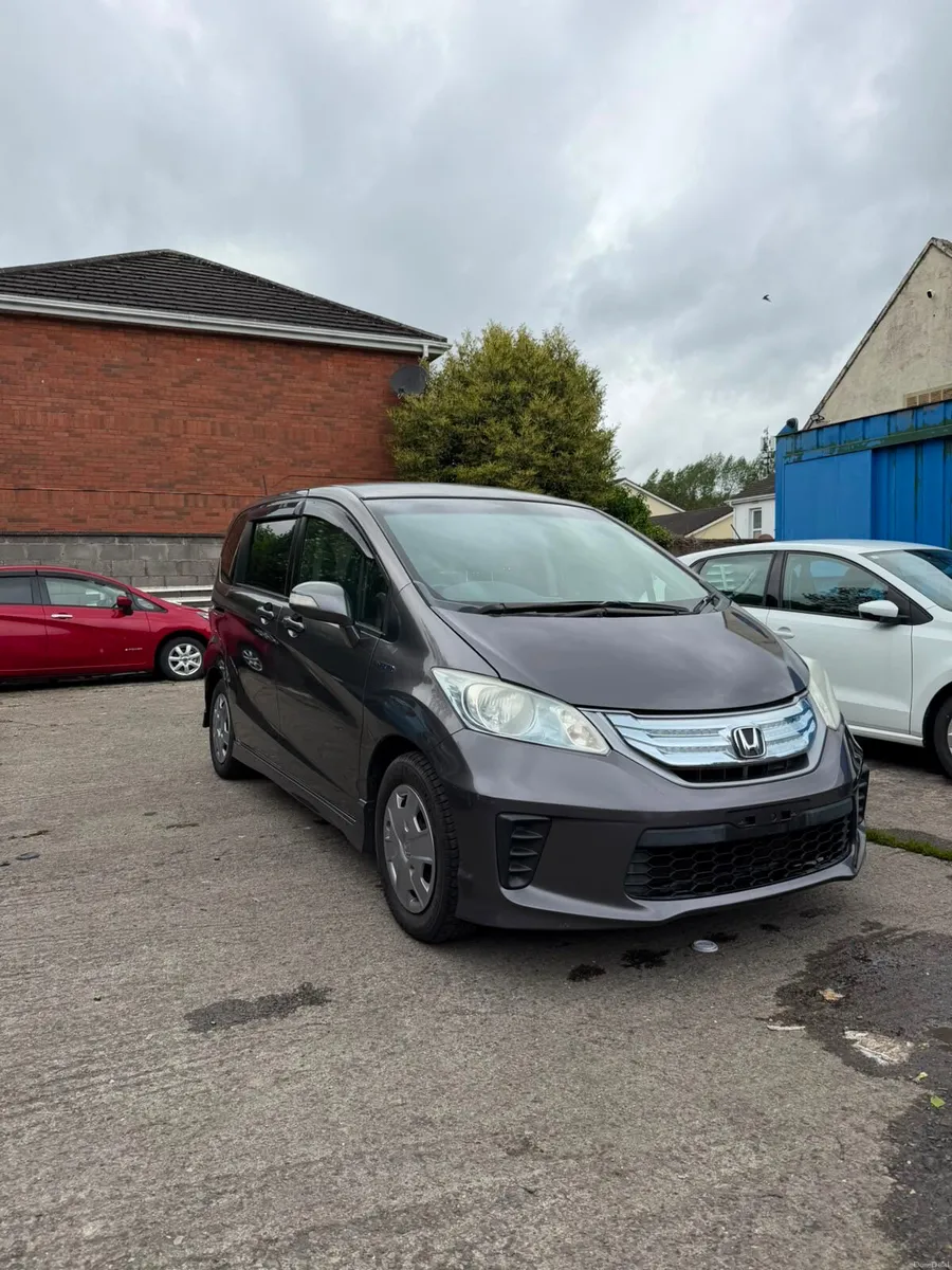 Honda Freed 2013- 1.5l hybrid - Image 2