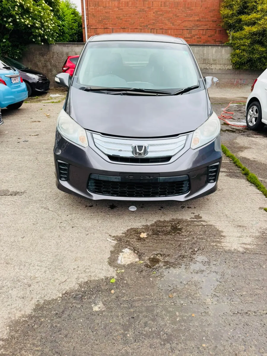 Honda Freed 2013- 1.5l hybrid - Image 3