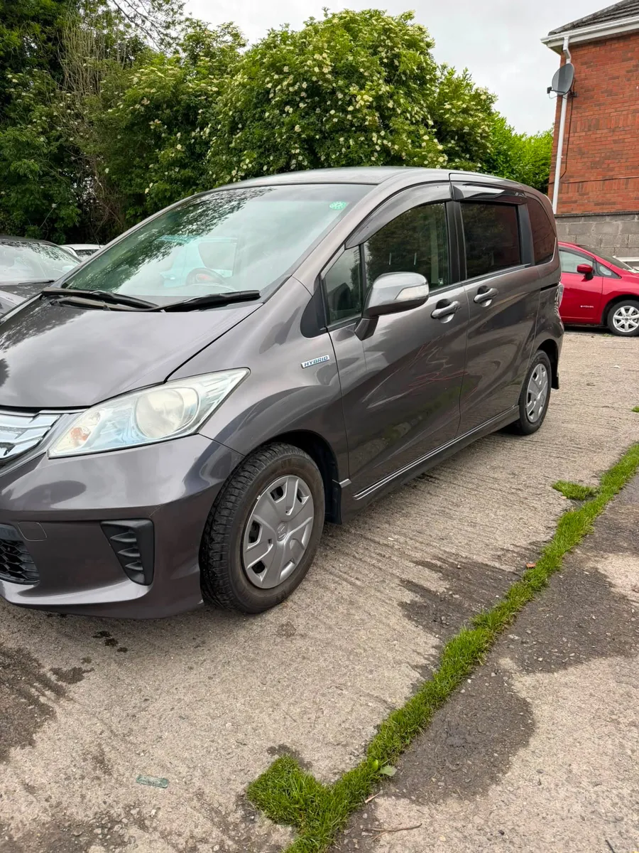 Honda Freed 2013- 1.5l hybrid - Image 4