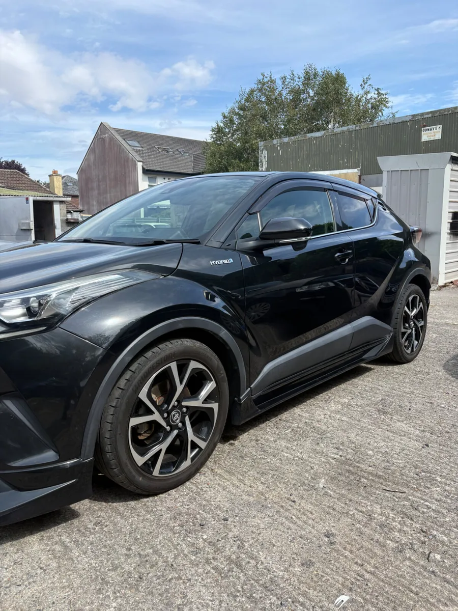 Toyota C-HR 2017- 1.8l hybrid - Image 3
