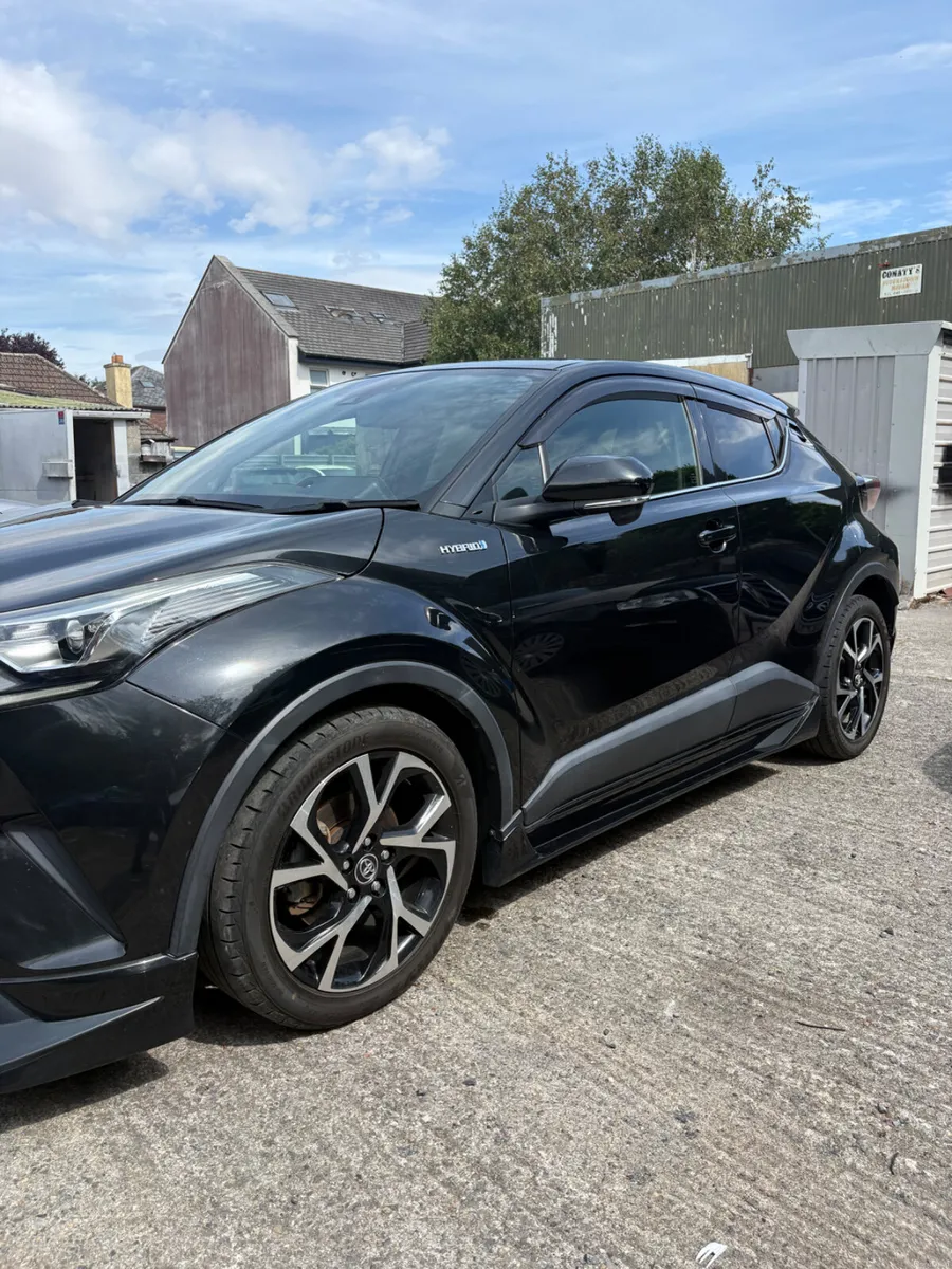 Toyota C-HR 2017- 1.8l hybrid - Image 2