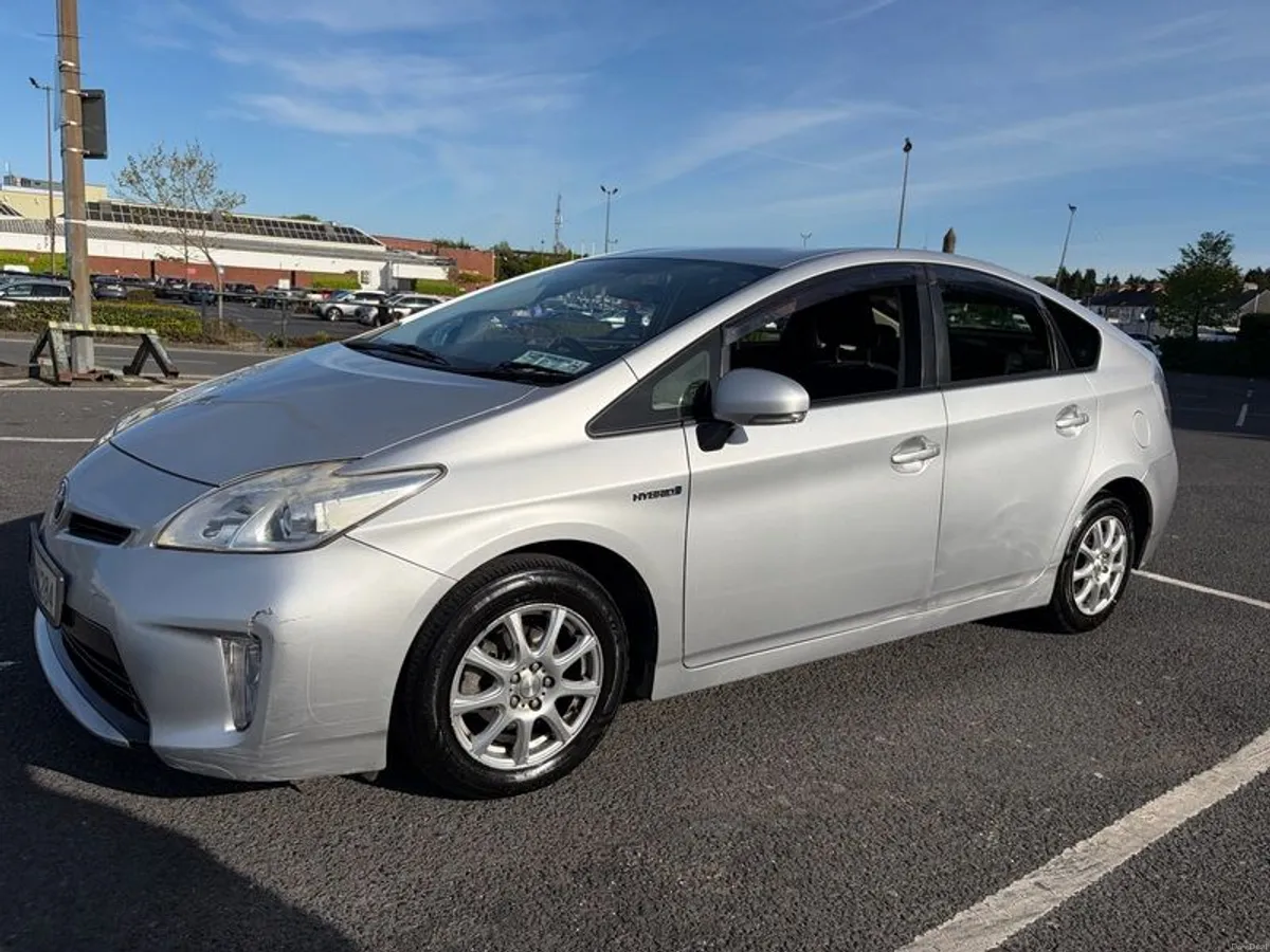 2014 Toyota Prius - Image 4