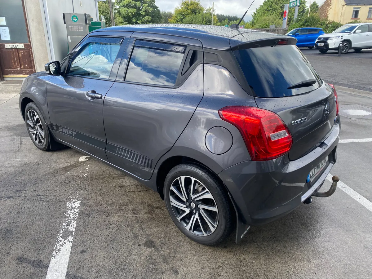 Suzuki Swift 1.2 Hybrid SZ5 MT - Image 6