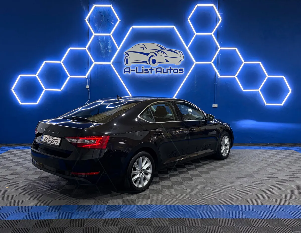 Skoda Superb 2.0TDI DSG AMB / FINANCE AVAILABLE - Image 3