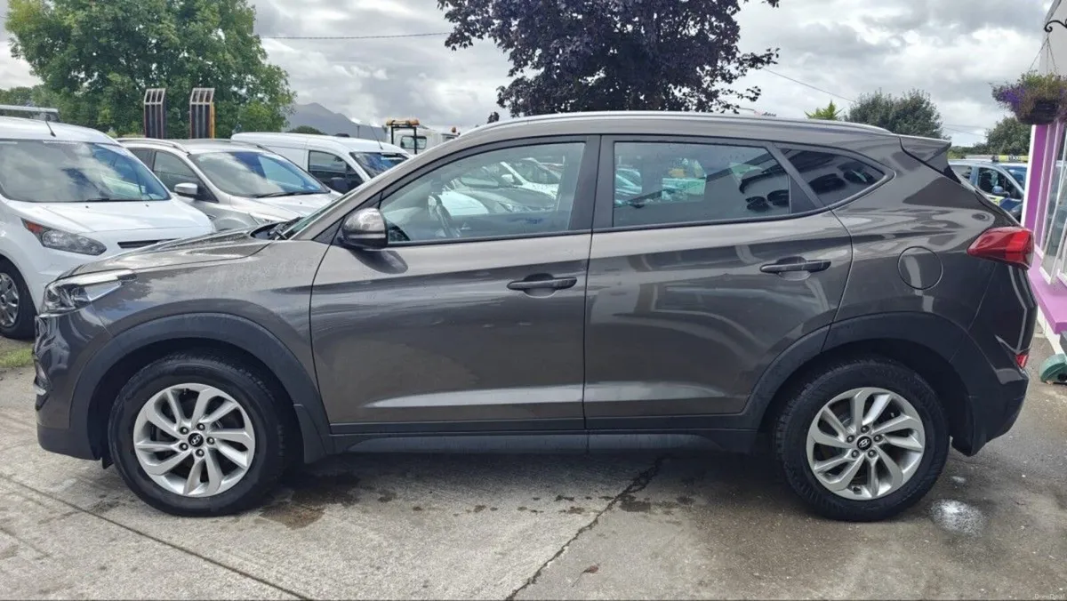 Hyundai Tucson 1.7D Executive 2WD - Image 4
