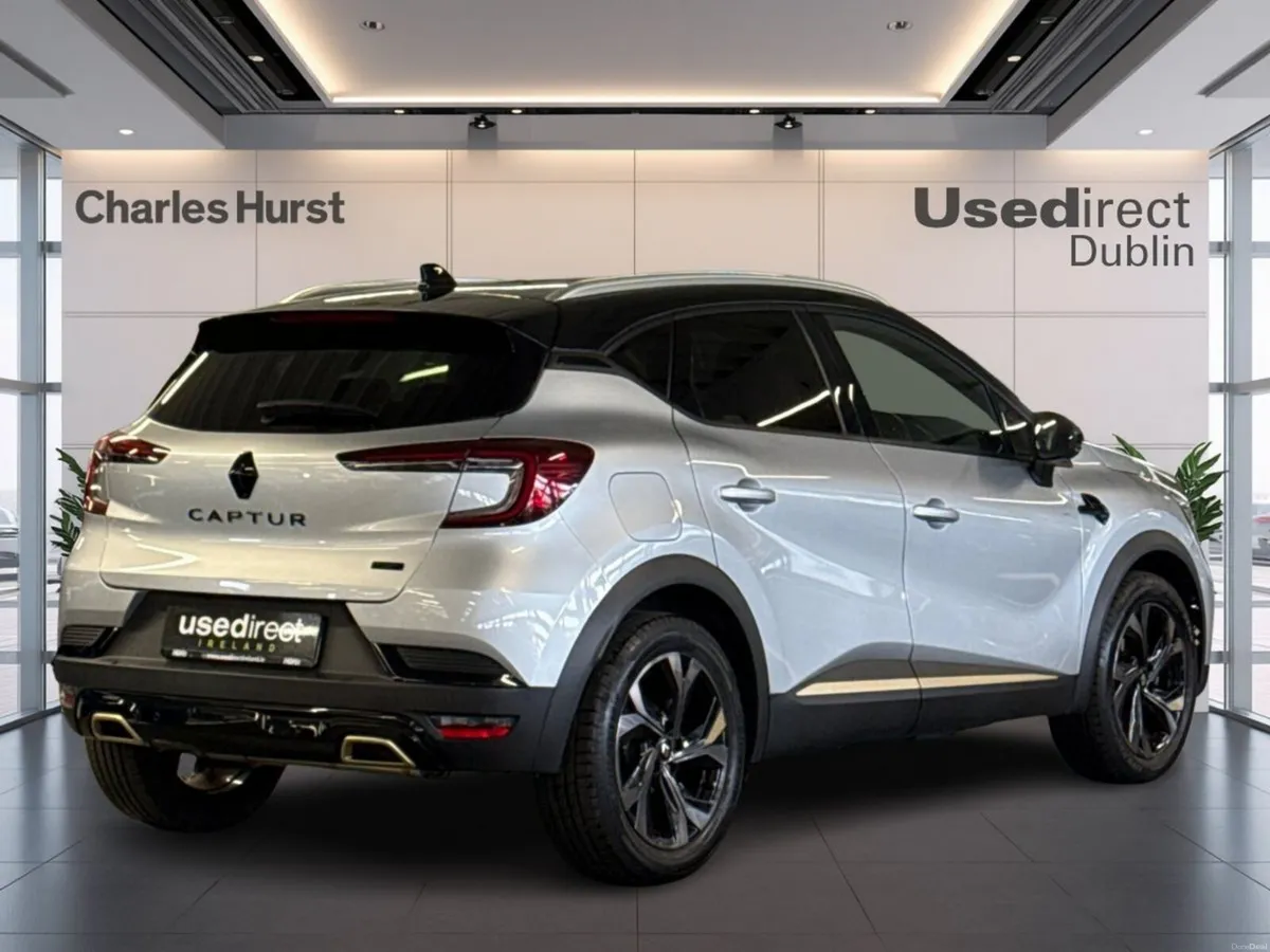 Renault Captur E-Tech Engineered AUTO - Image 2