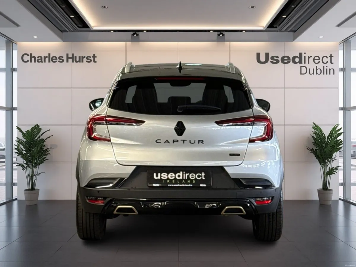 Renault Captur E-Tech Engineered AUTO - Image 4