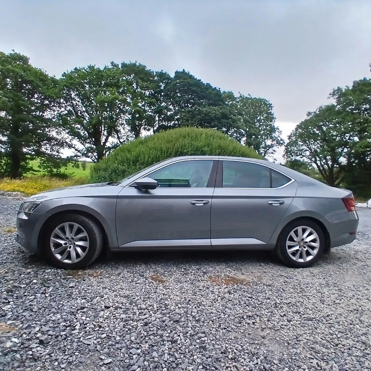 Skoda Superb Style 2018 1.6L Diesel  with tow bar - Image 5