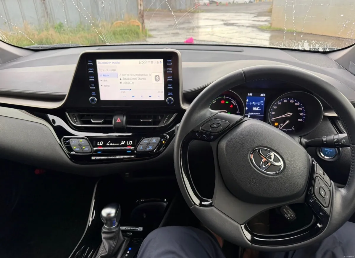 202 Toyota C-HR 1.8 Hybrid G Mode Nero High Specs - Image 3