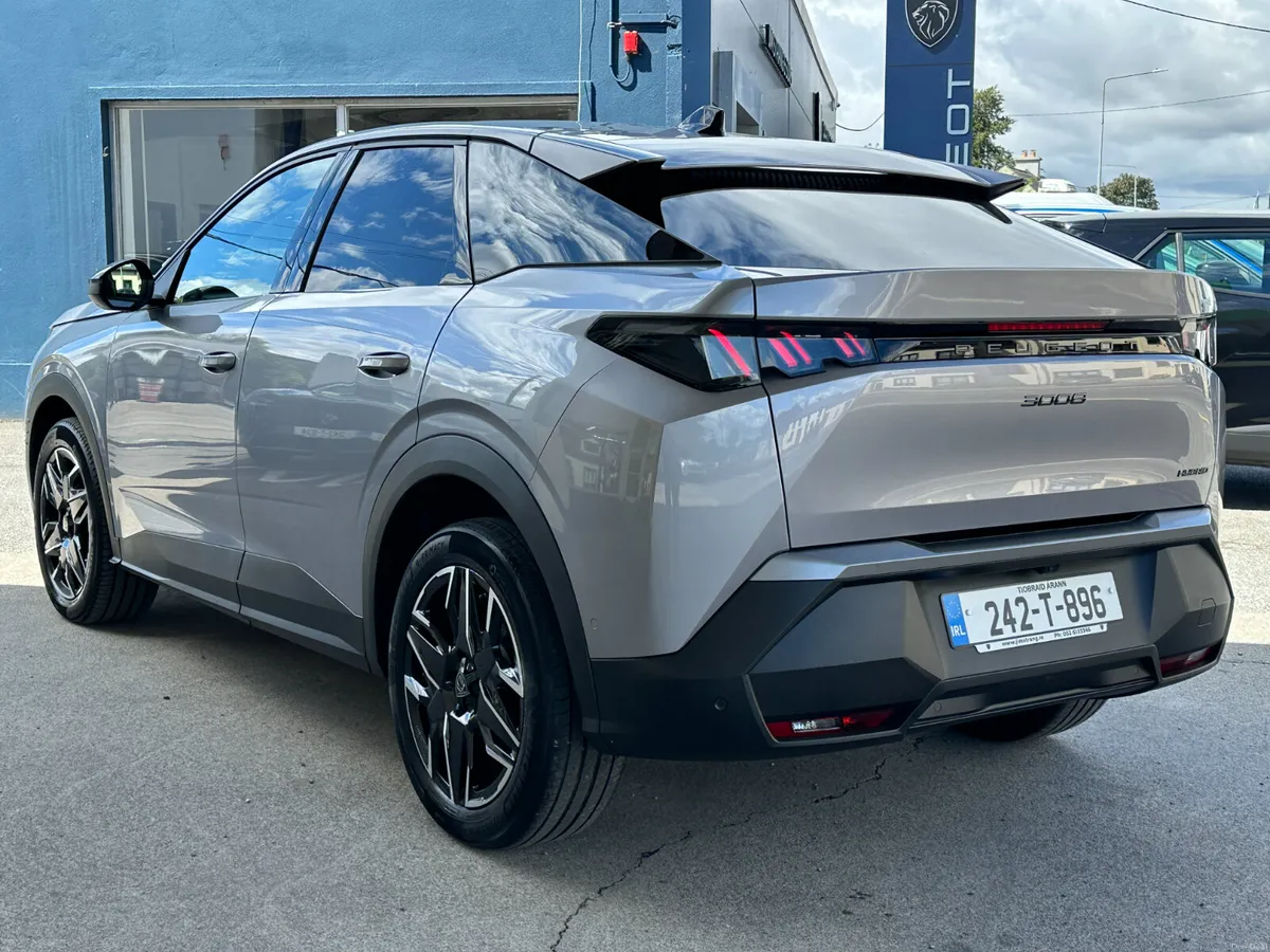 Peugeot 3008 1.2 Hybrid  Allure - Image 3